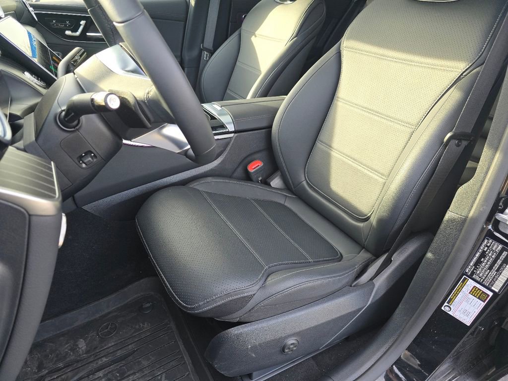 Used 2026 Mercedes-Benz GLC 300 4MATIC image 25