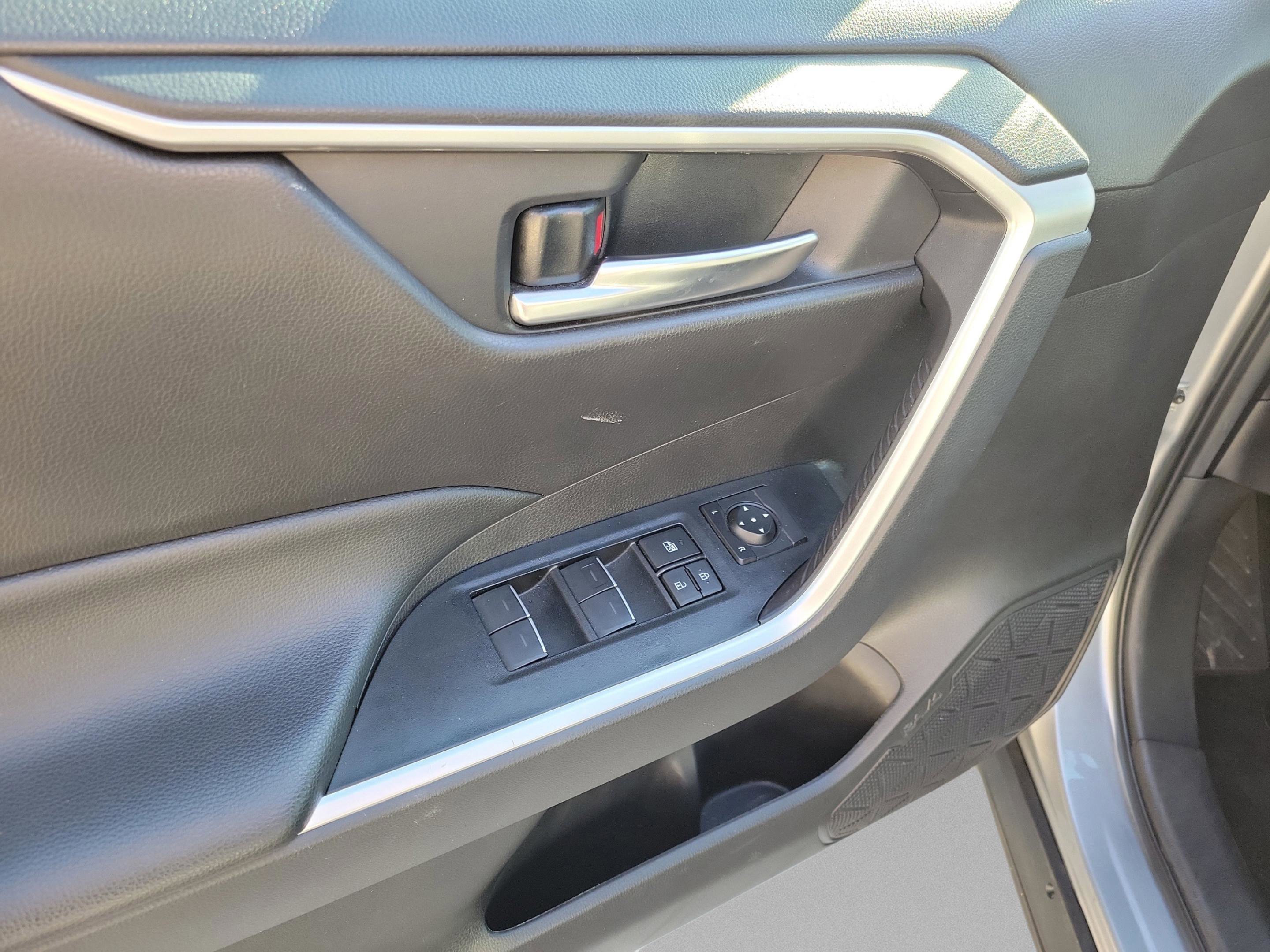 Used 2024 Toyota RAV4 XLE FWD image 24