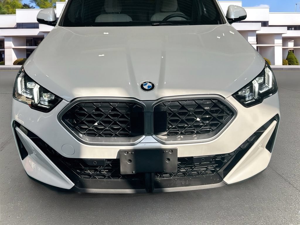 Used 2024 BMW X2 xDrive28i w/ Convenience Package AWD/4WD image 2