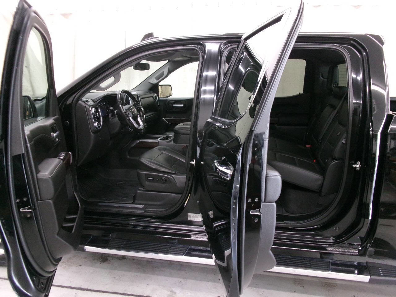 Used 2019 GMC Sierra 1500 SLT w/ SLT Premium Package image 18