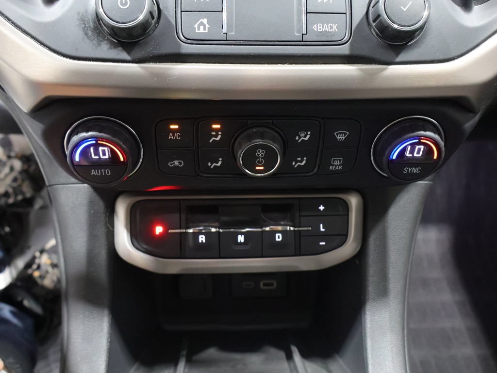 Used 2020 GMC Acadia Denali w/ Technology Package AWD/4WD image 28