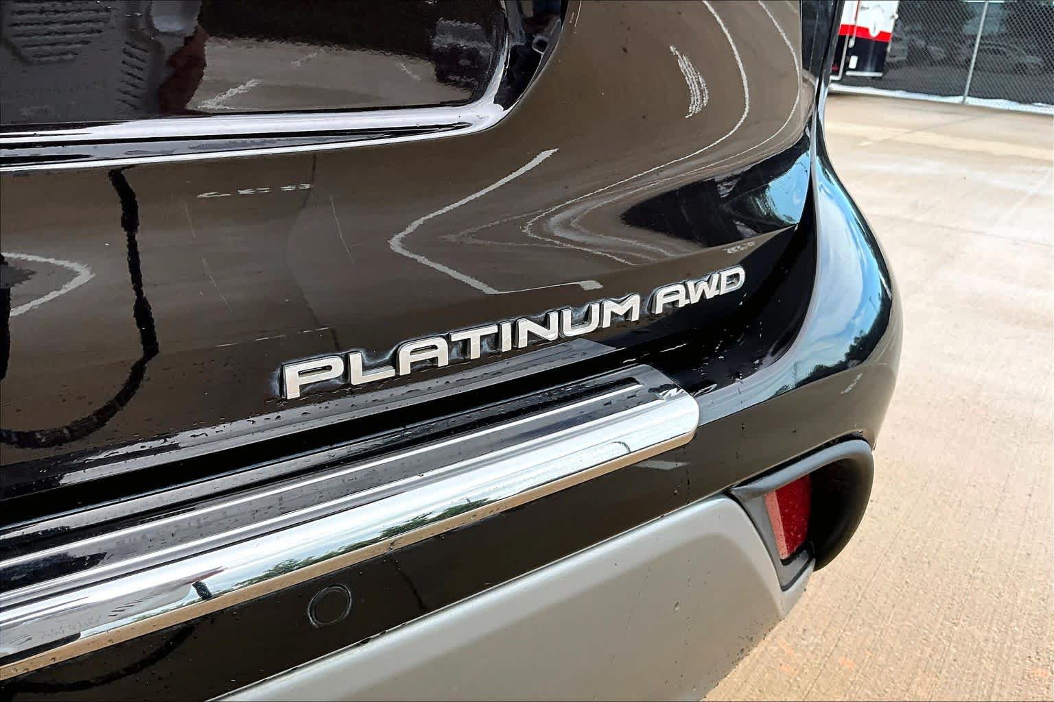 Used 2020 Toyota Highlander Platinum AWD/4WD image 10