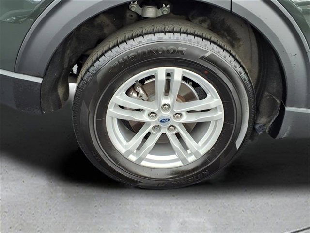 Used 2023 Ford Explorer XLT w/ Equipment Group 202A image 9