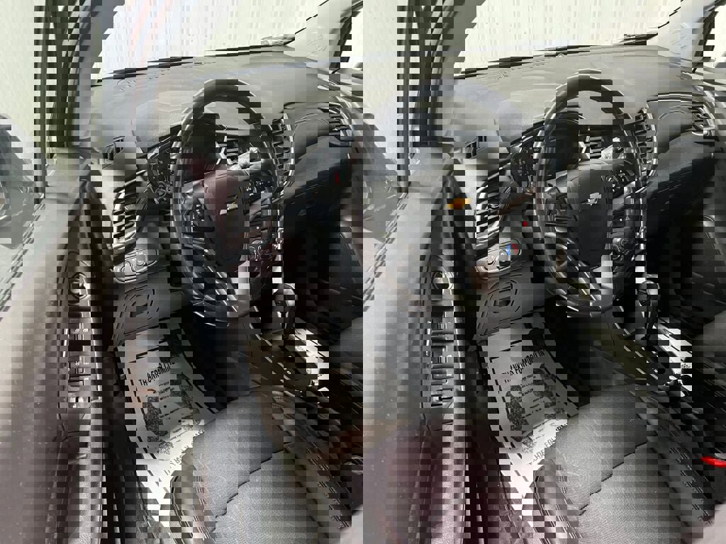 Used 2020 Chevrolet Trax LT w/ LT Convenience Package image 2