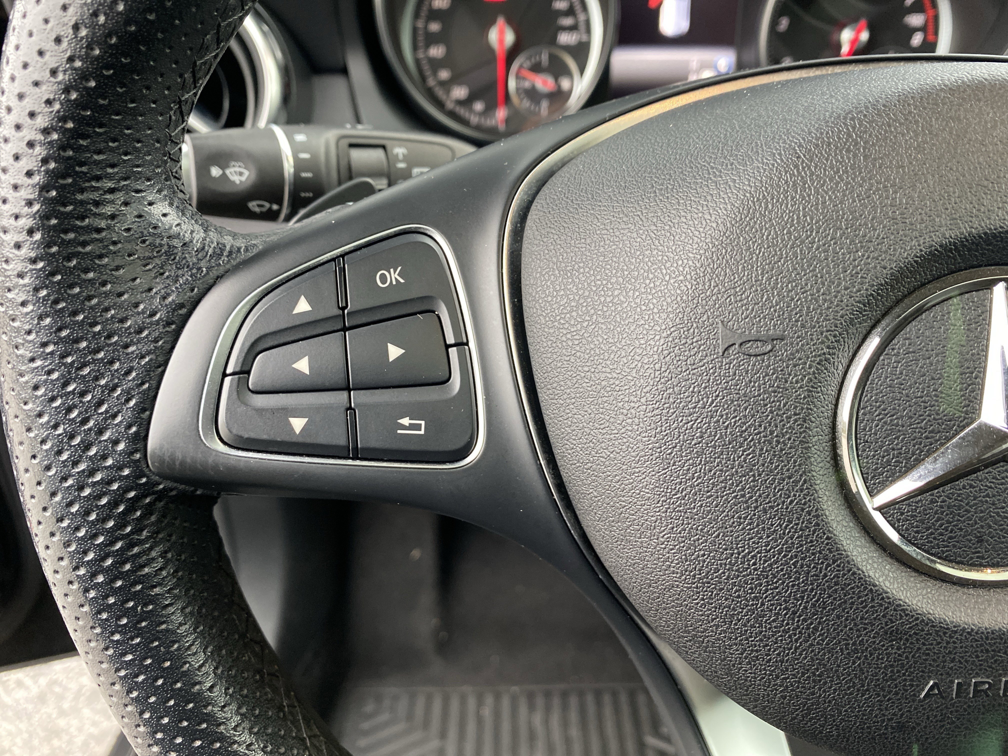 Used 2019 Mercedes-Benz GLA 250 4MATIC image 76