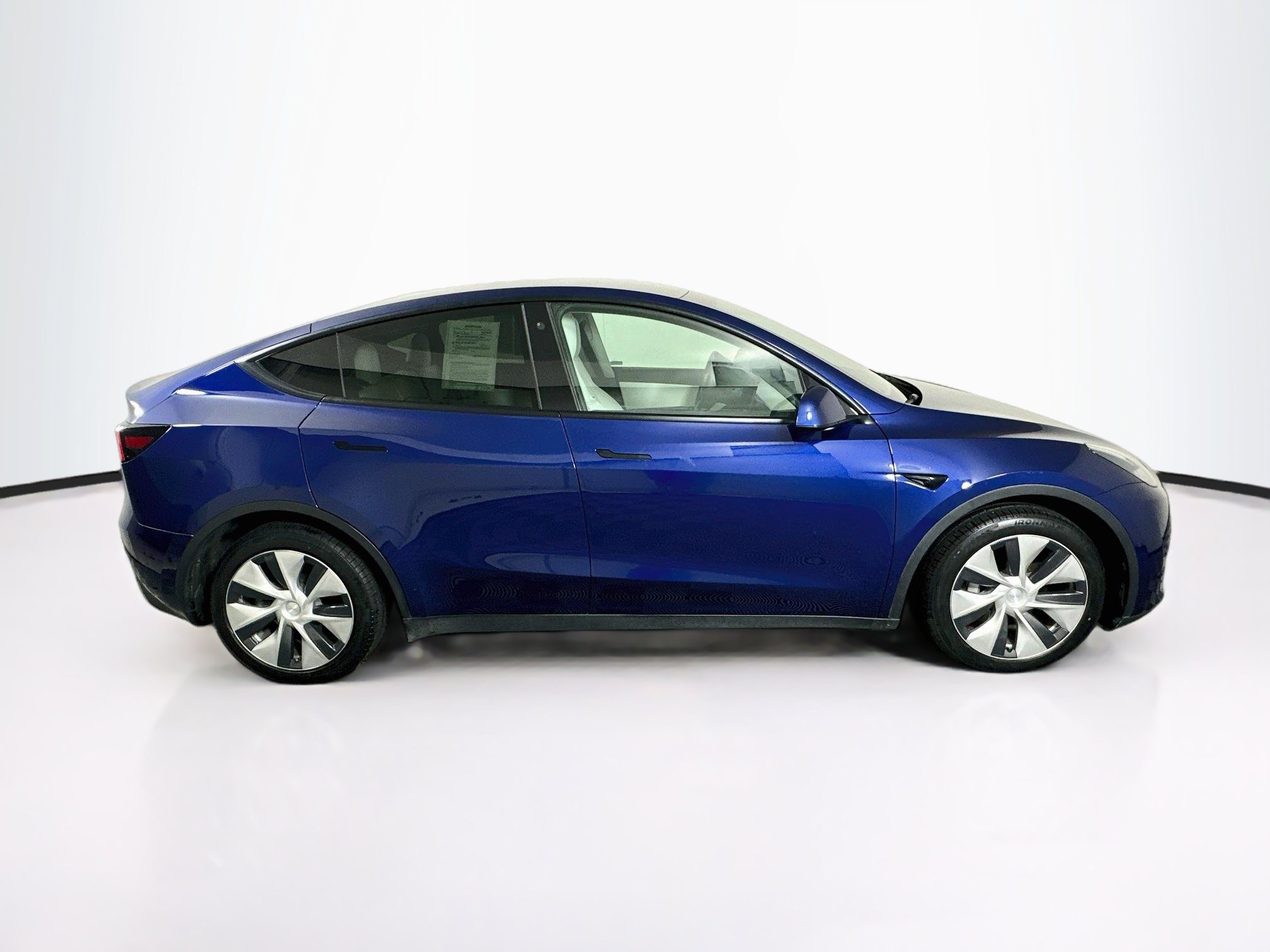 Used 2021 Tesla Model Y Long Range AWD/4WD image 4