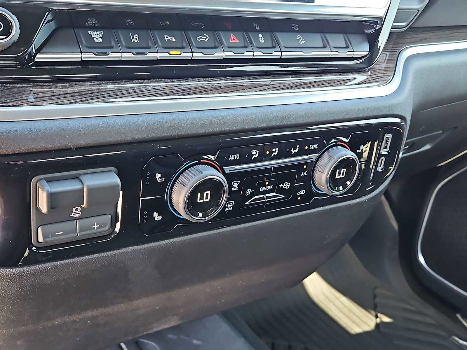 New 2026 Chevrolet Silverado 2500 LT w/ Texas Edition AWD/4WD image 24