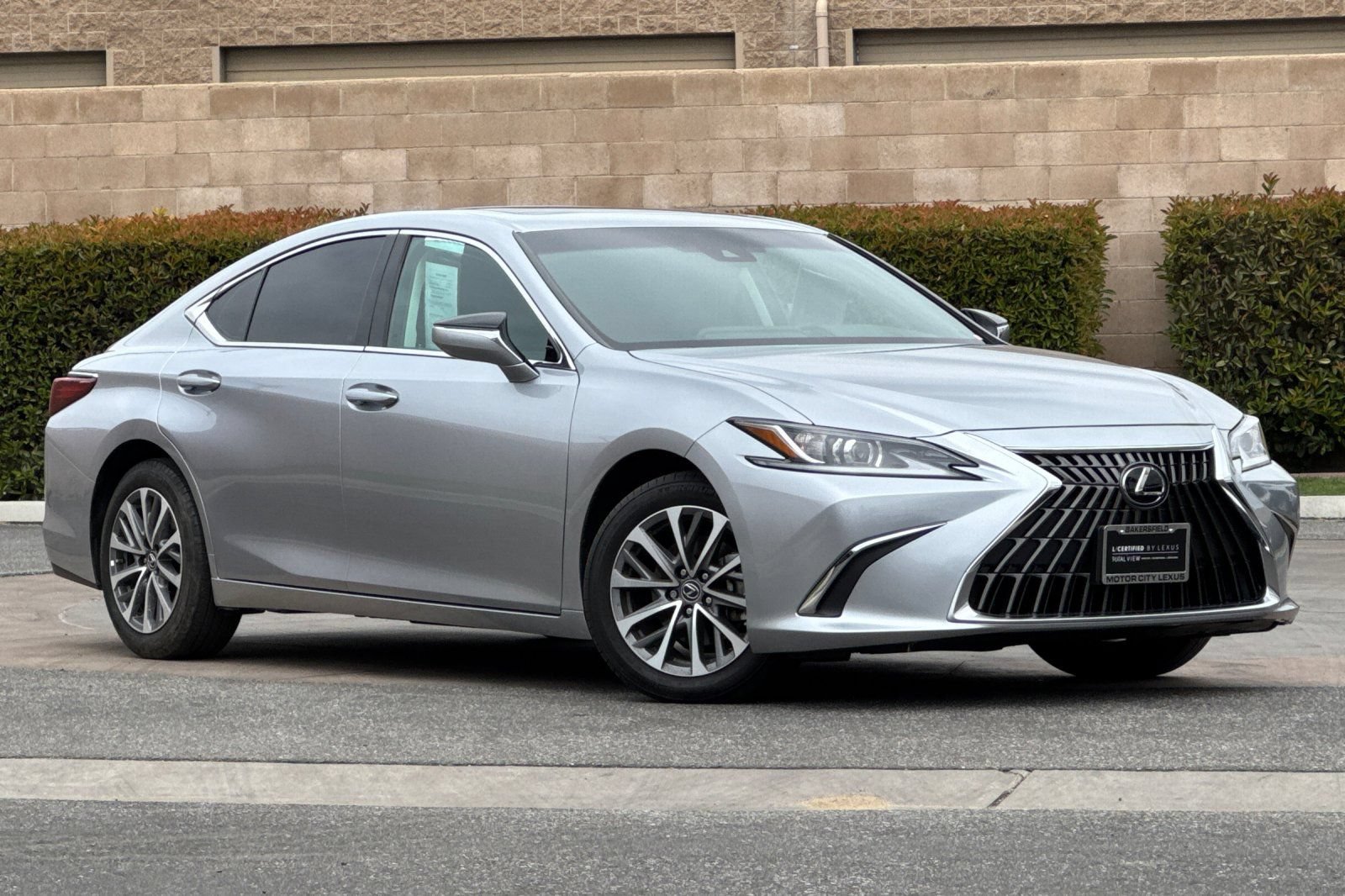 Certified 2025 Lexus ES 350 w/ Accessory Package (Z1) FWD image 2
