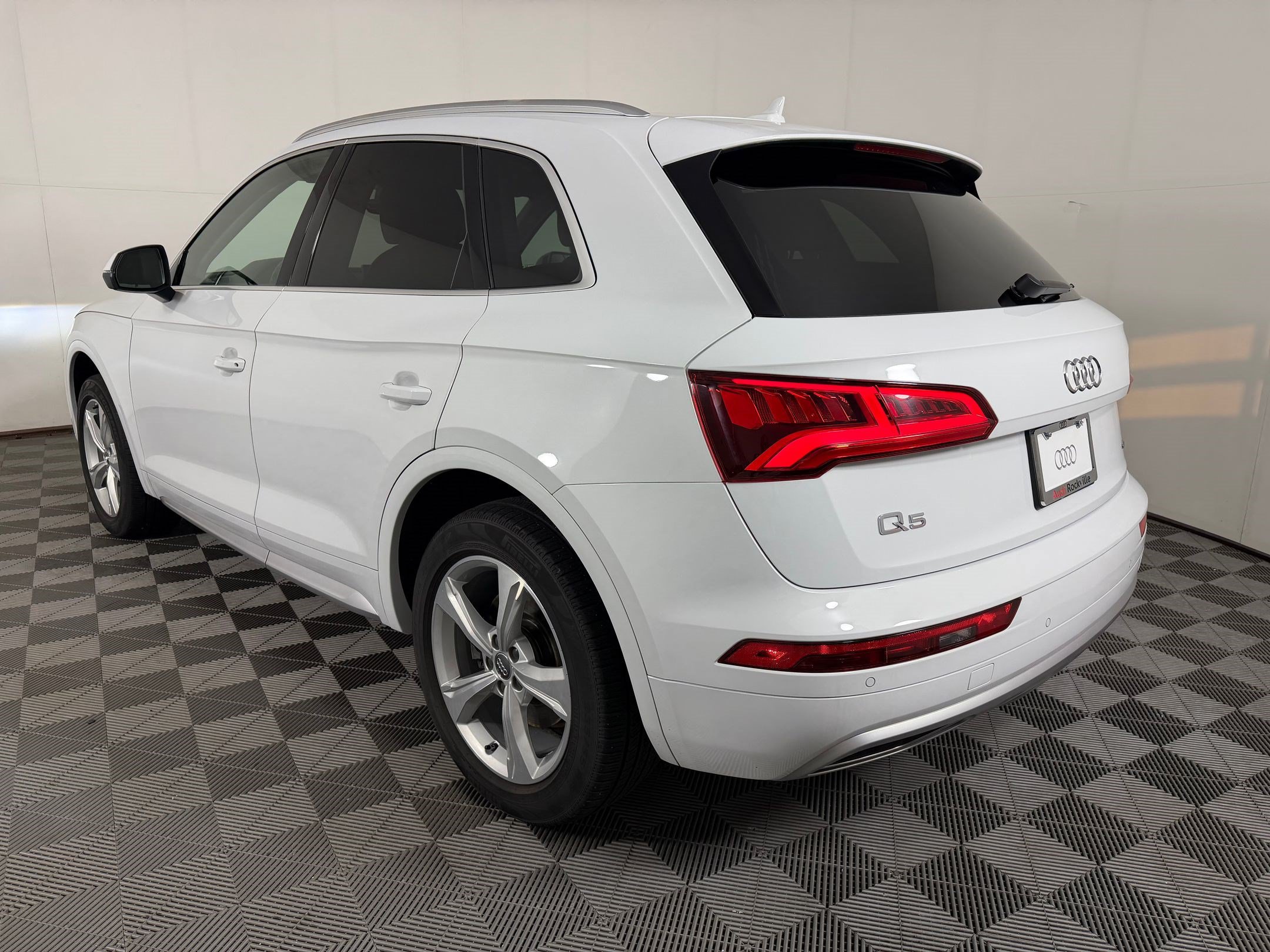 Used 2020 Audi Q5 2.0T Premium Plus AWD/4WD image 3