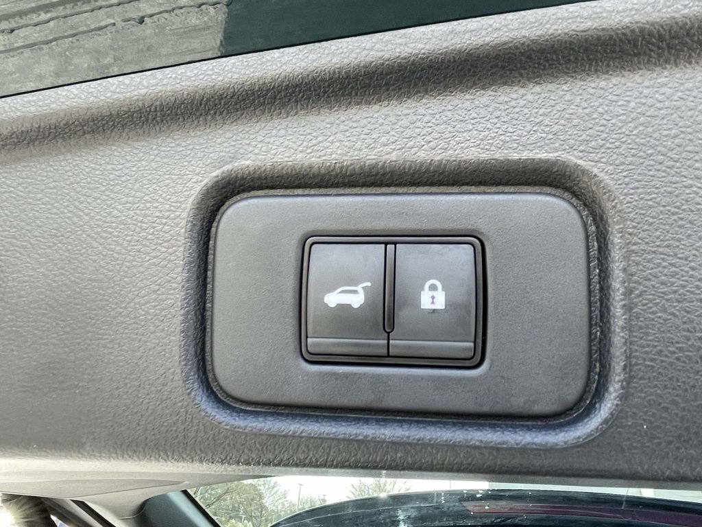 Used 2024 Nissan Pathfinder Platinum AWD/4WD image 10