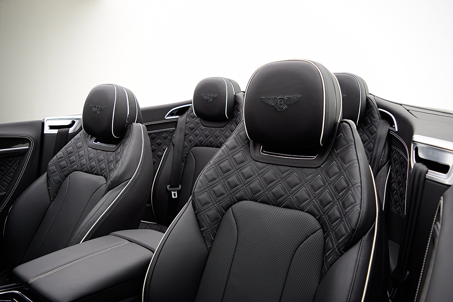 Used 2023 Bentley Continental GT Azure image 37