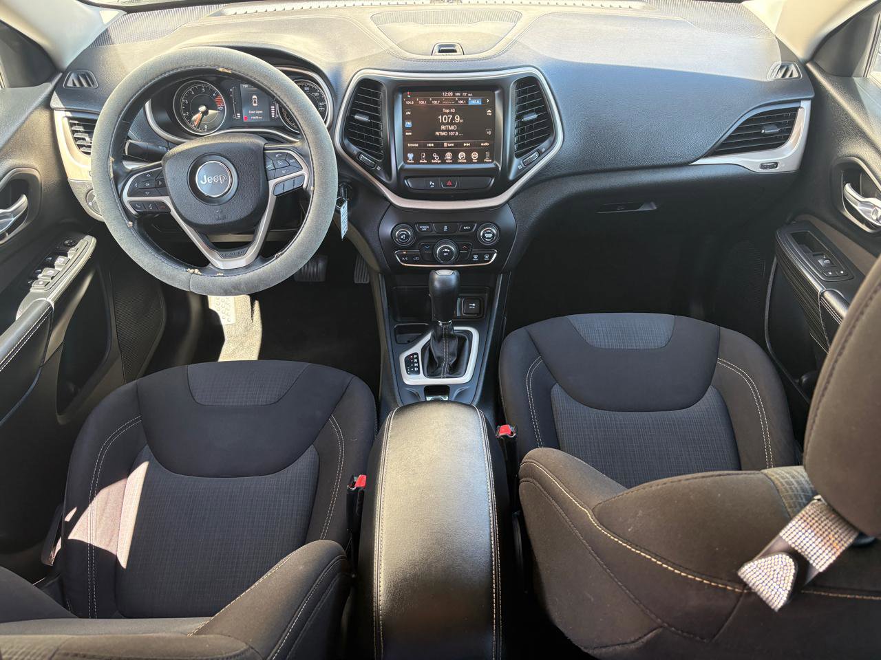 Used 2016 Jeep Cherokee Latitude image 11