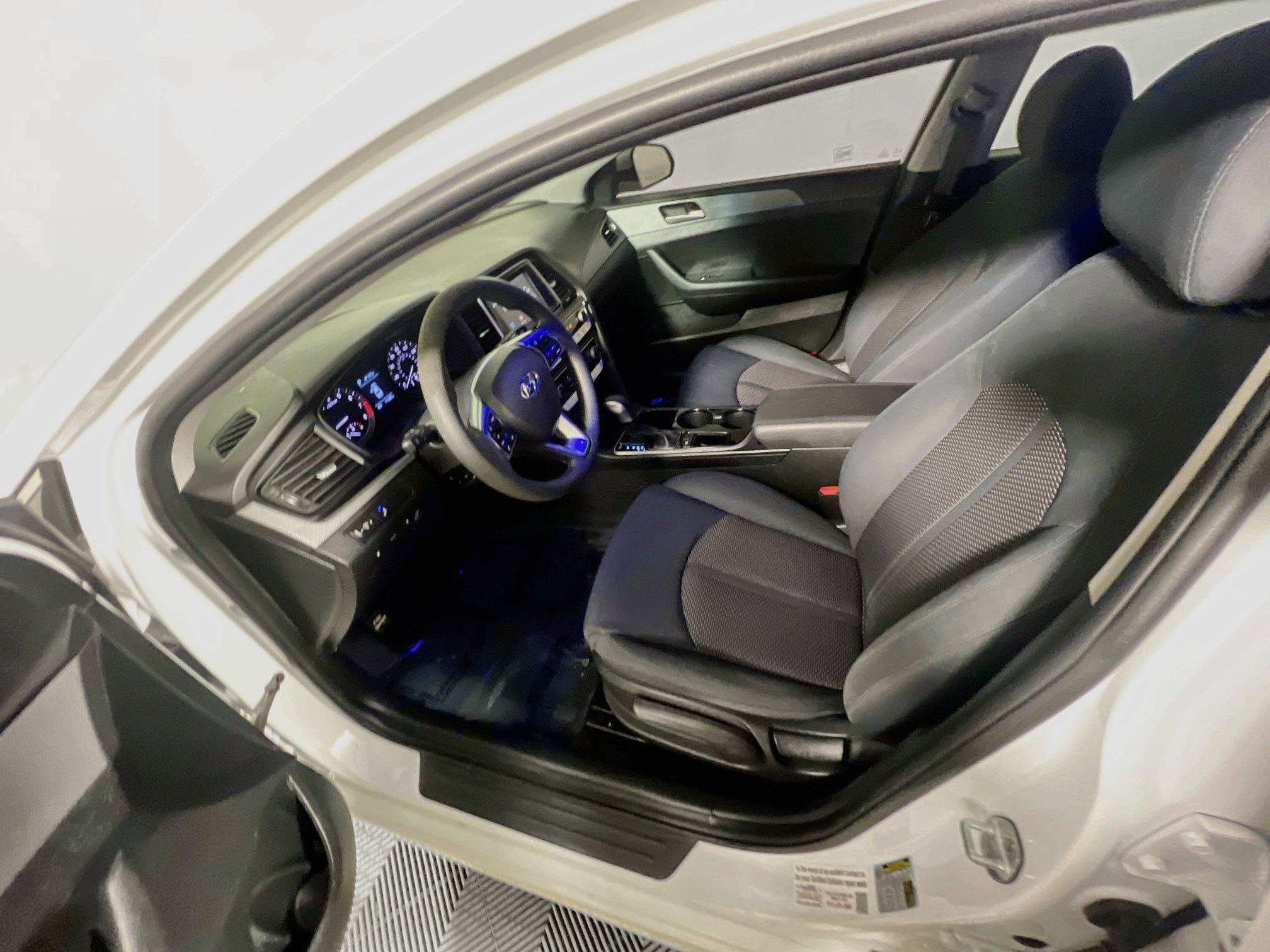 Used 2018 Hyundai Sonata SE FWD image 15