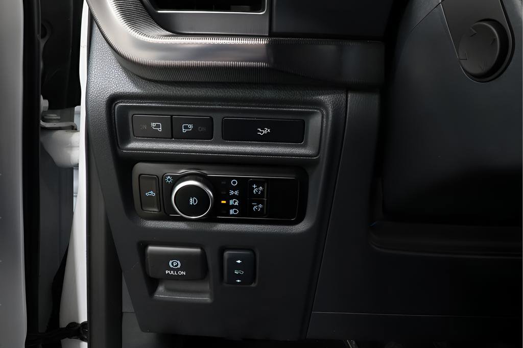 Used 2024 Ford F150 Lariat w/ Equipment Group 502A High image 21