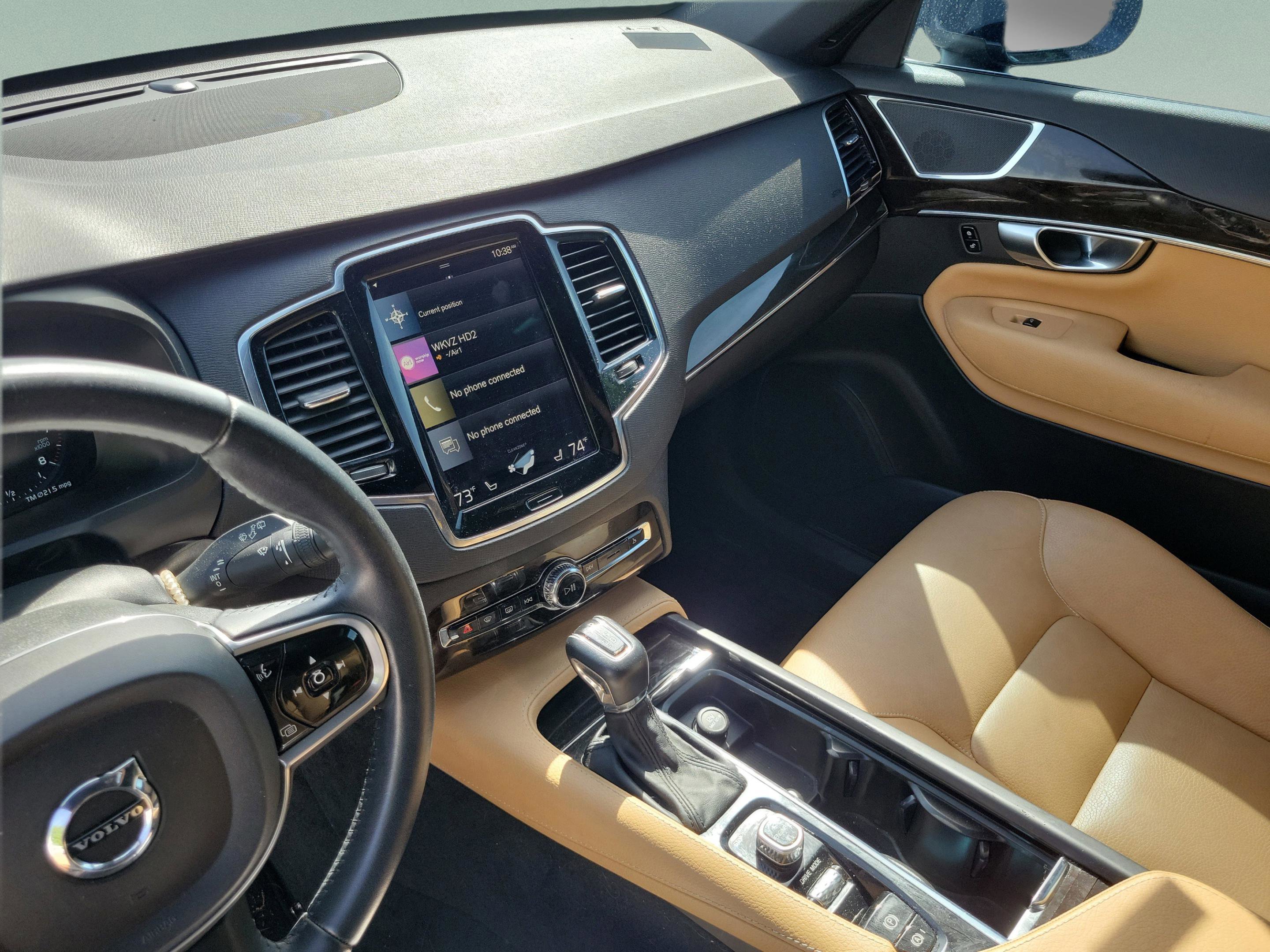 Used 2017 Volvo XC90 T6 Momentum w/ Vision Package image 22