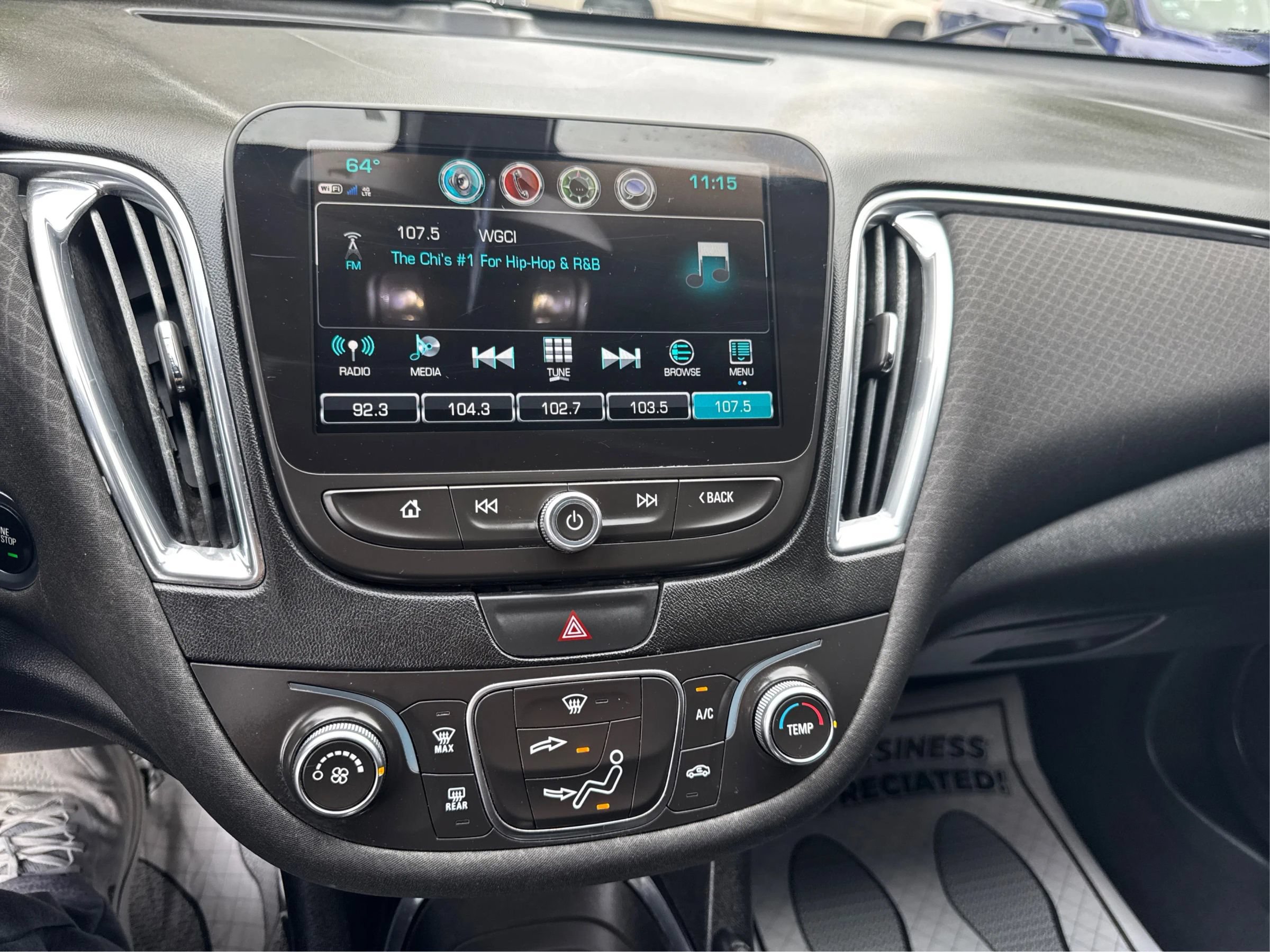 Used 2018 Chevrolet Malibu LT FWD image 15