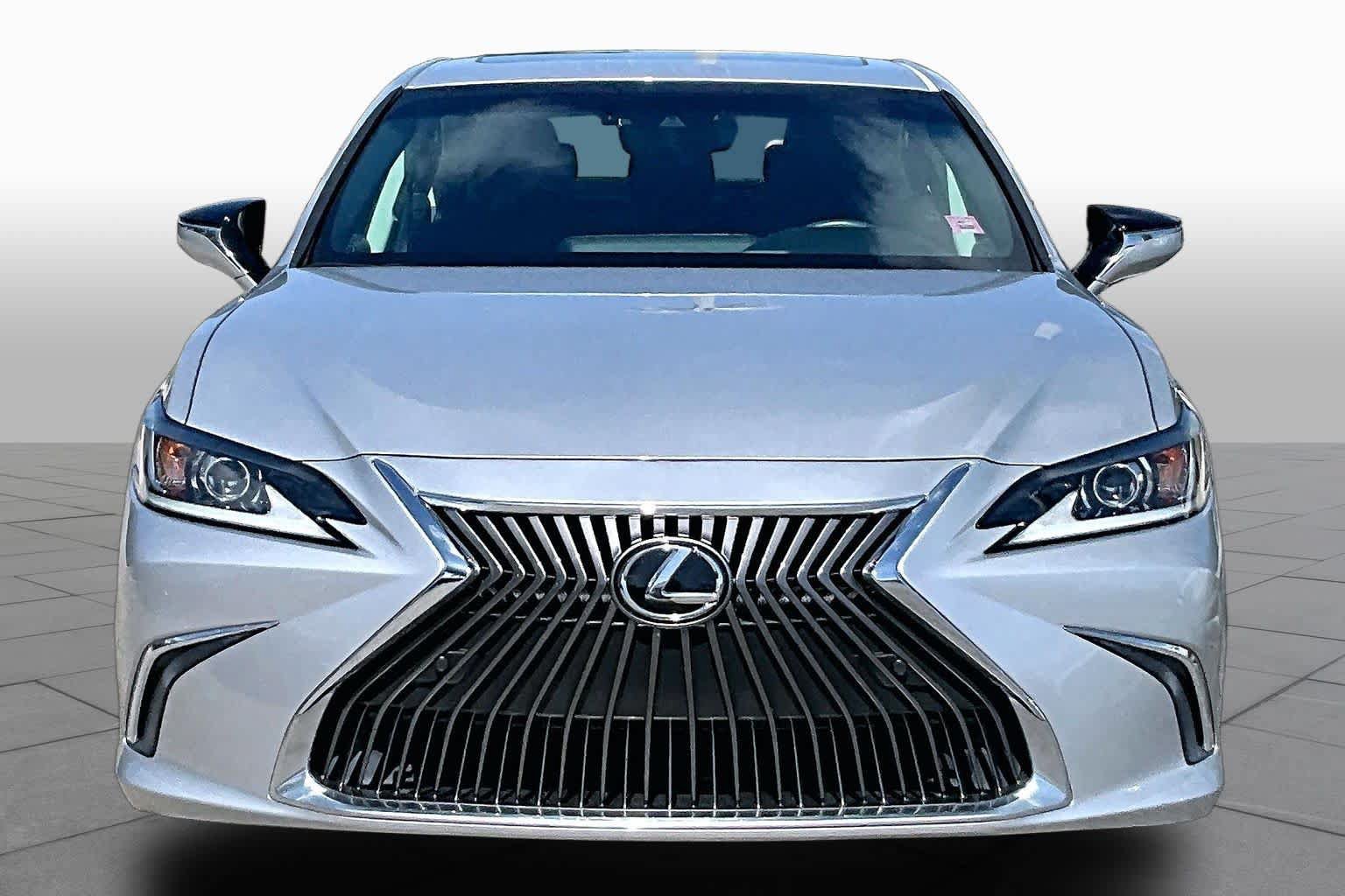 Used 2019 Lexus ES 350 w/ Premium Package FWD image 4