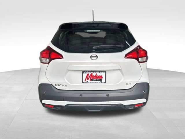Used 2020 Nissan Kicks SR w/ SR Premium Package FWD image 6