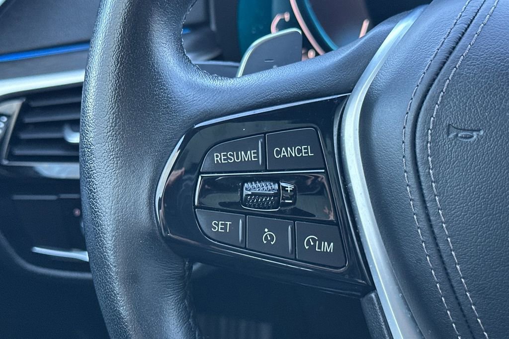 Used 2023 BMW 530e w/ Convenience Package image 26