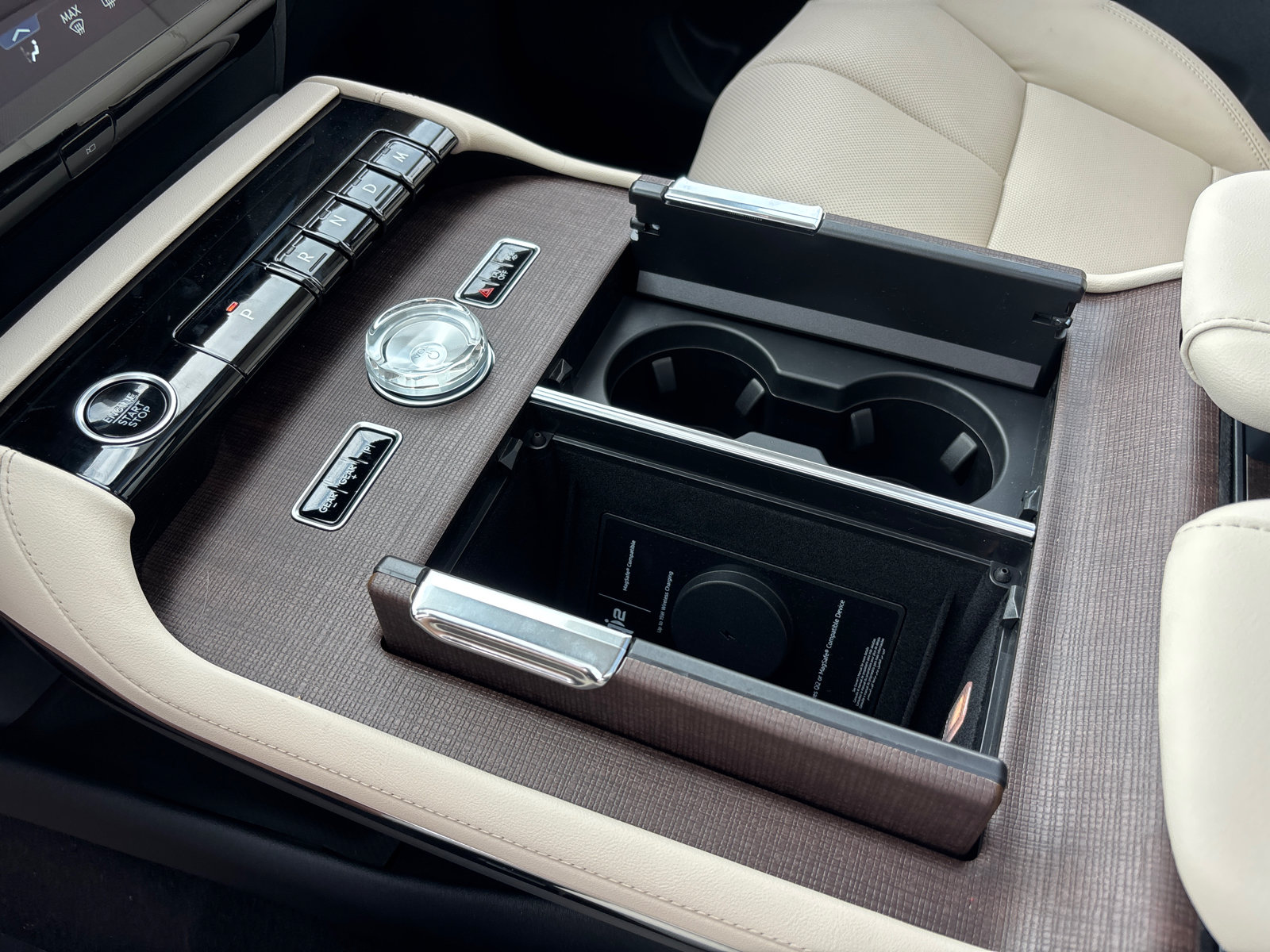 New 2027 Lincoln Navigator Reserve AWD/4WD image 23