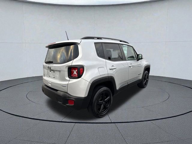 Used 2019 Jeep Renegade Latitude w/ Cold Weather Group image 2