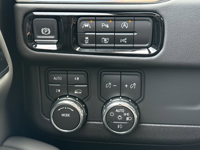 New 2026 GMC Yukon XL Elevation w/ LPO, Floor Liner Package image 24