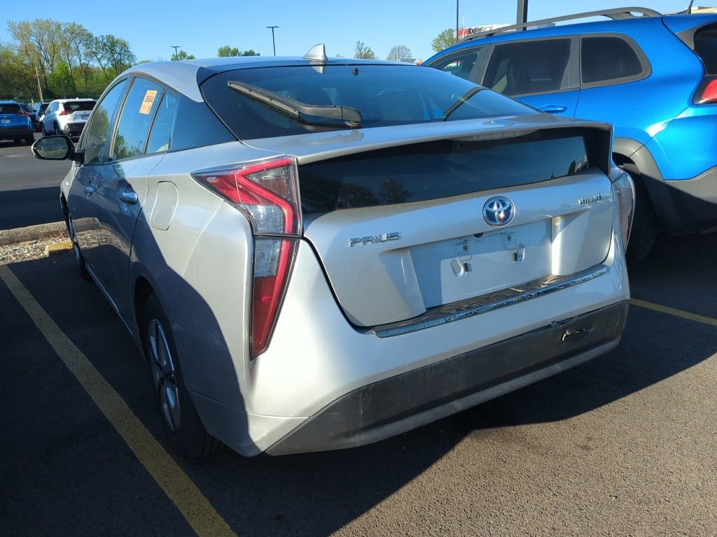 Used 2017 Toyota Prius Three w/ Carpet Mat Package FWD image 4