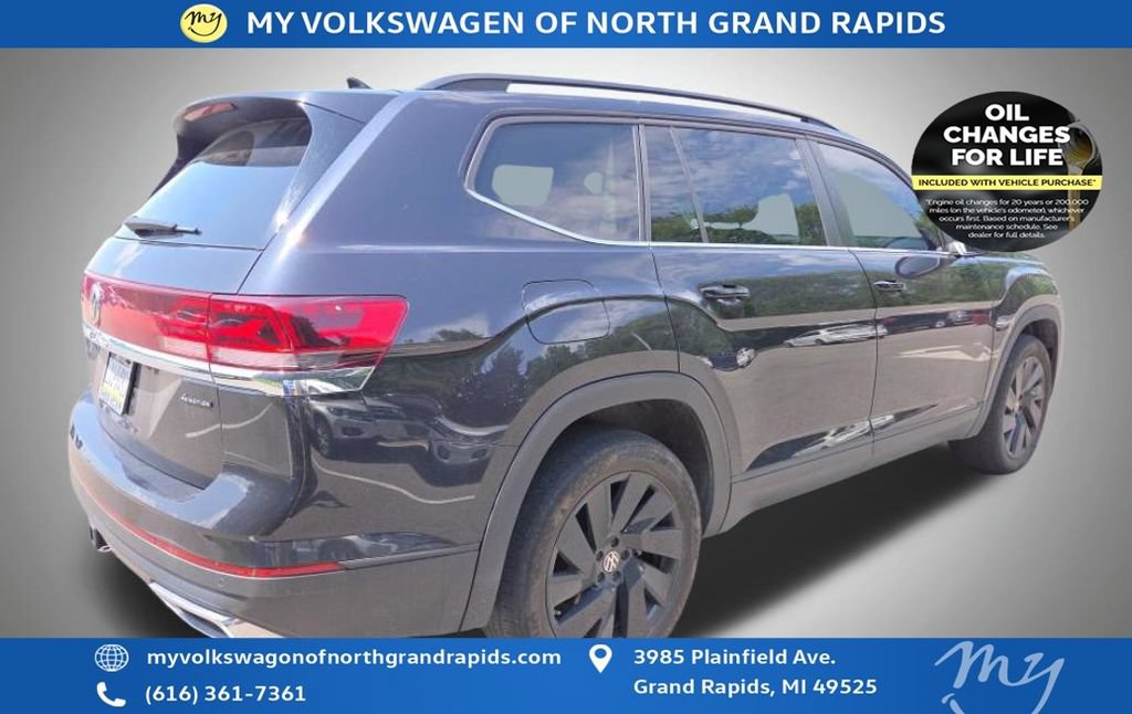 Used 2024 Volkswagen Atlas SE w/ Panoramic Sunroof Package AWD/4WD image 4