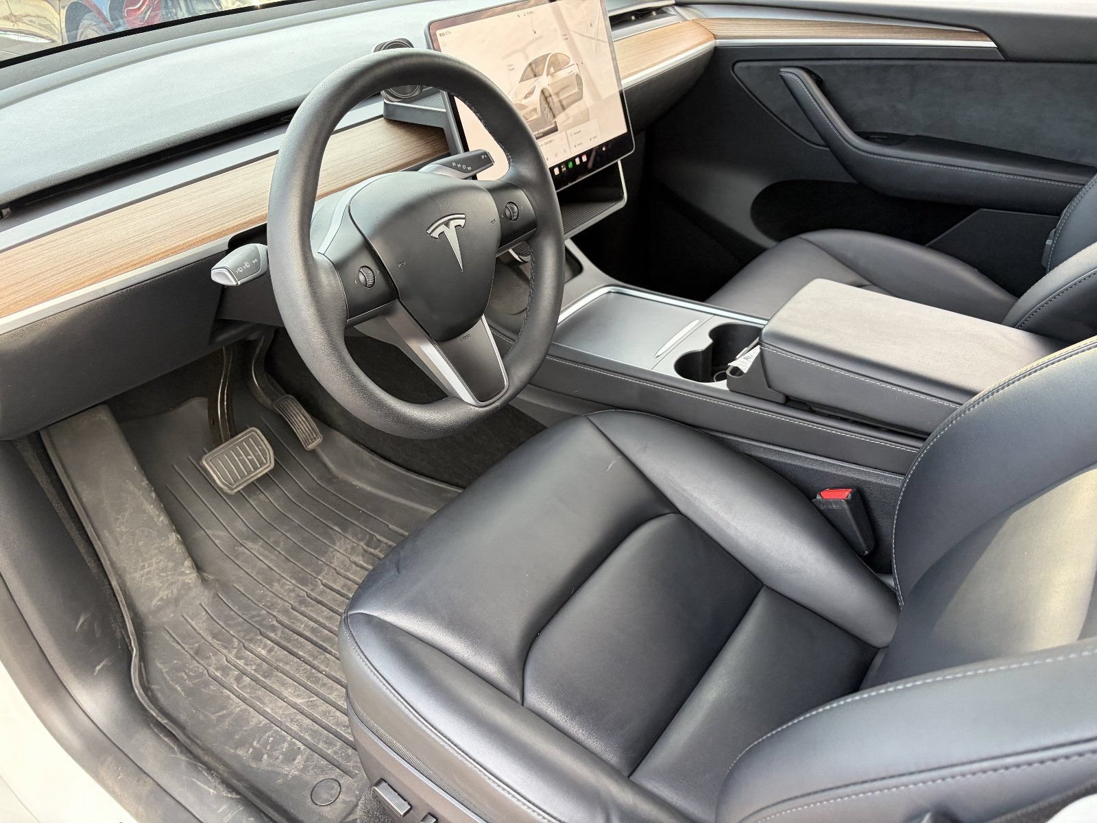 Used 2025 Tesla Model Y Long Range RWD image 19