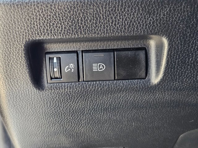 Used 2021 Toyota RAV4 LE FWD image 19