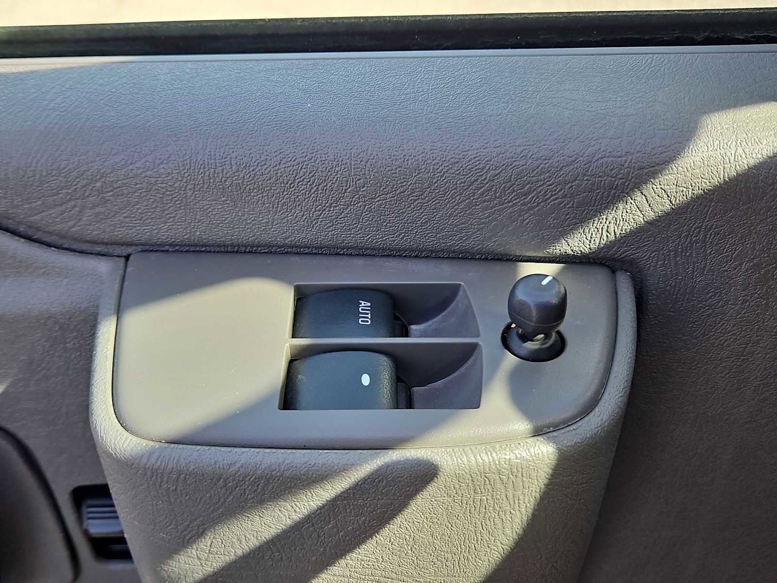 Used 2024 GMC Savana 2500 w/ Driver Convenience Package image 21