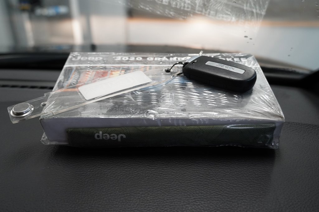 Used 2020 Jeep Grand Cherokee Limited image 39