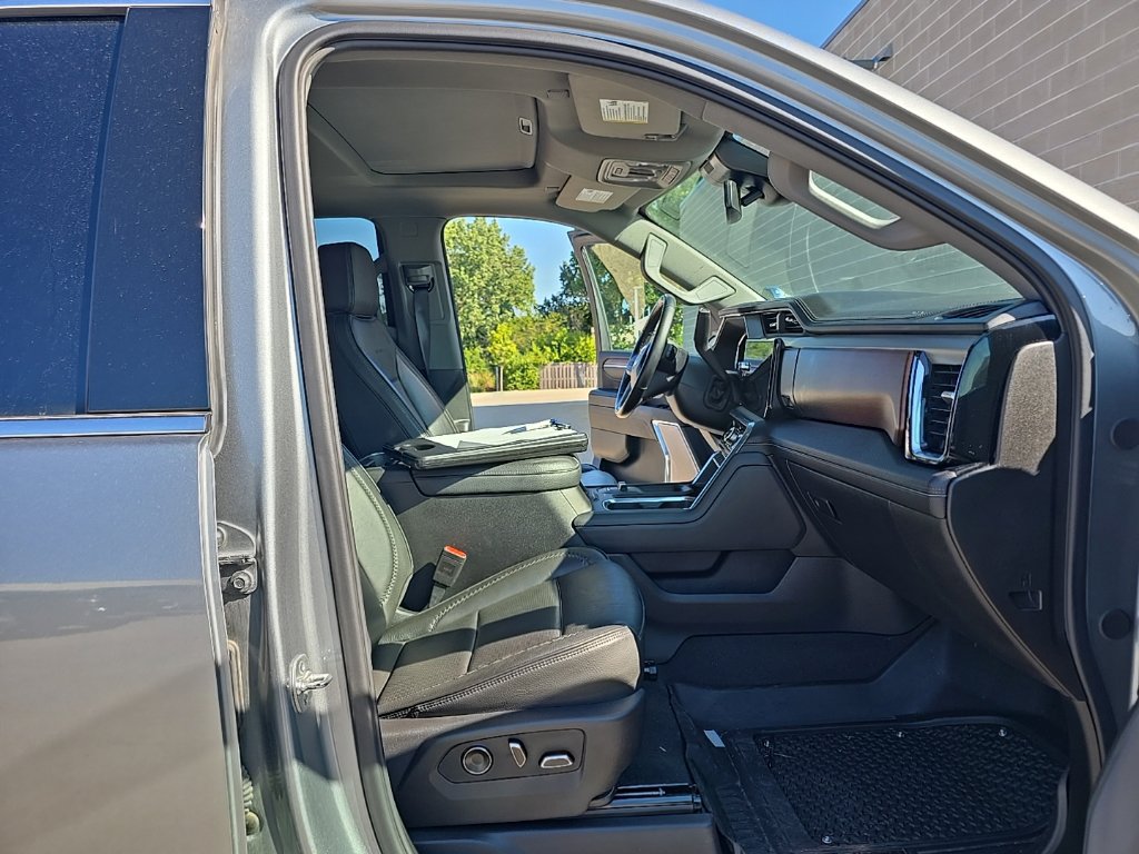 Used 2025 GMC Sierra 2500 Denali AWD/4WD image 19