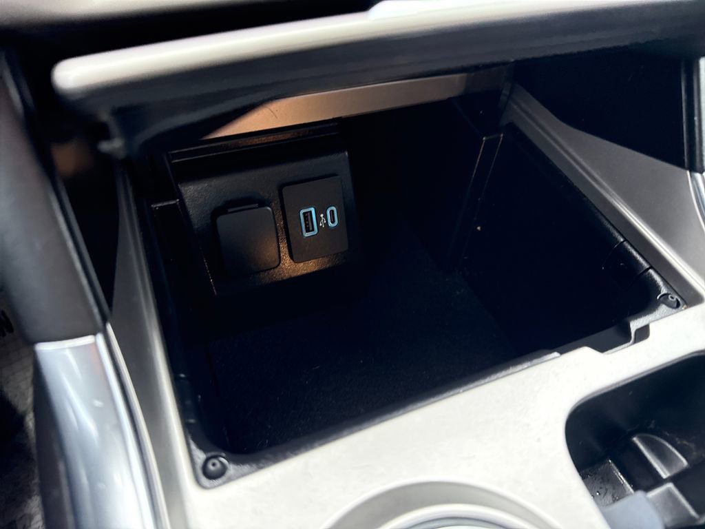 Used 2023 Ford Explorer XLT w/ Equipment Group 202A image 32