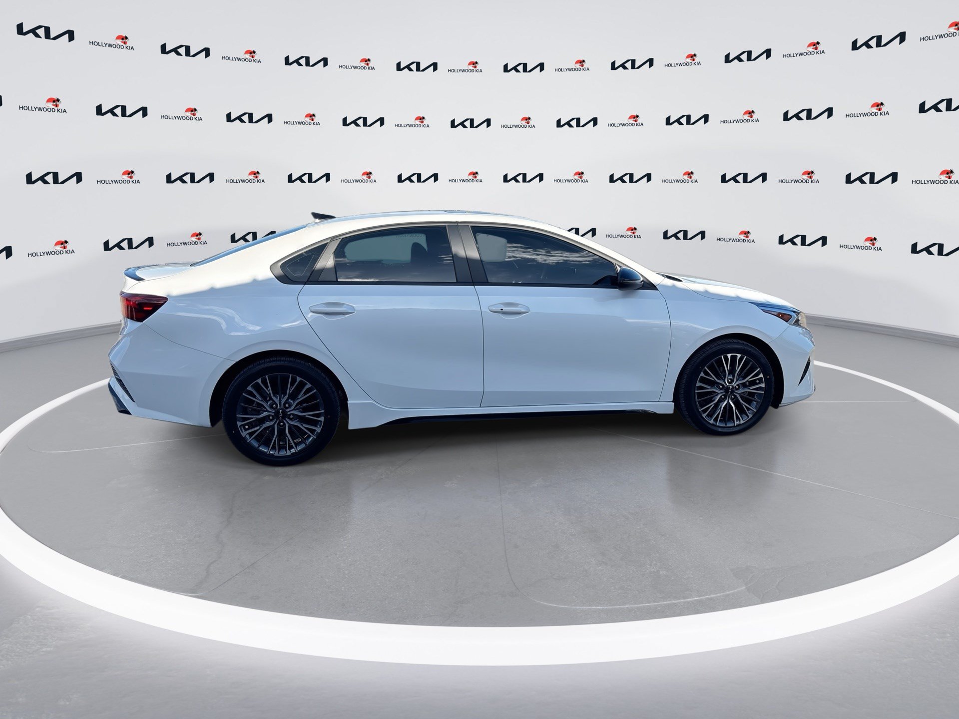 Used 2024 Kia Forte GT-Line w/ GT-Line Premium Package FWD image 9