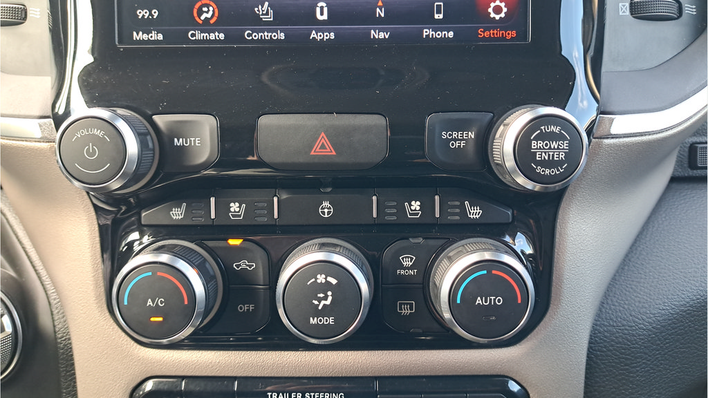 Used 2021 RAM 1500 Laramie AWD/4WD image 21