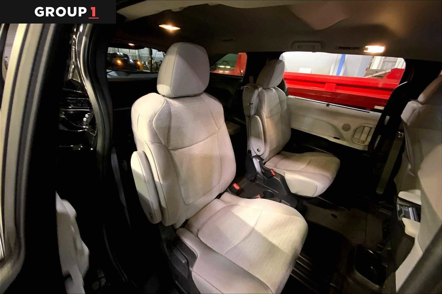 Certified 2025 Toyota Sienna LE image 20