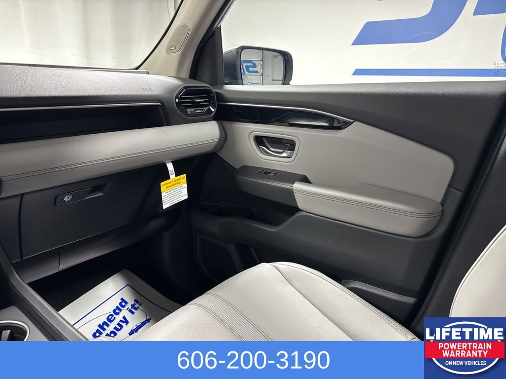 New 2025 Honda Pilot Touring image 28