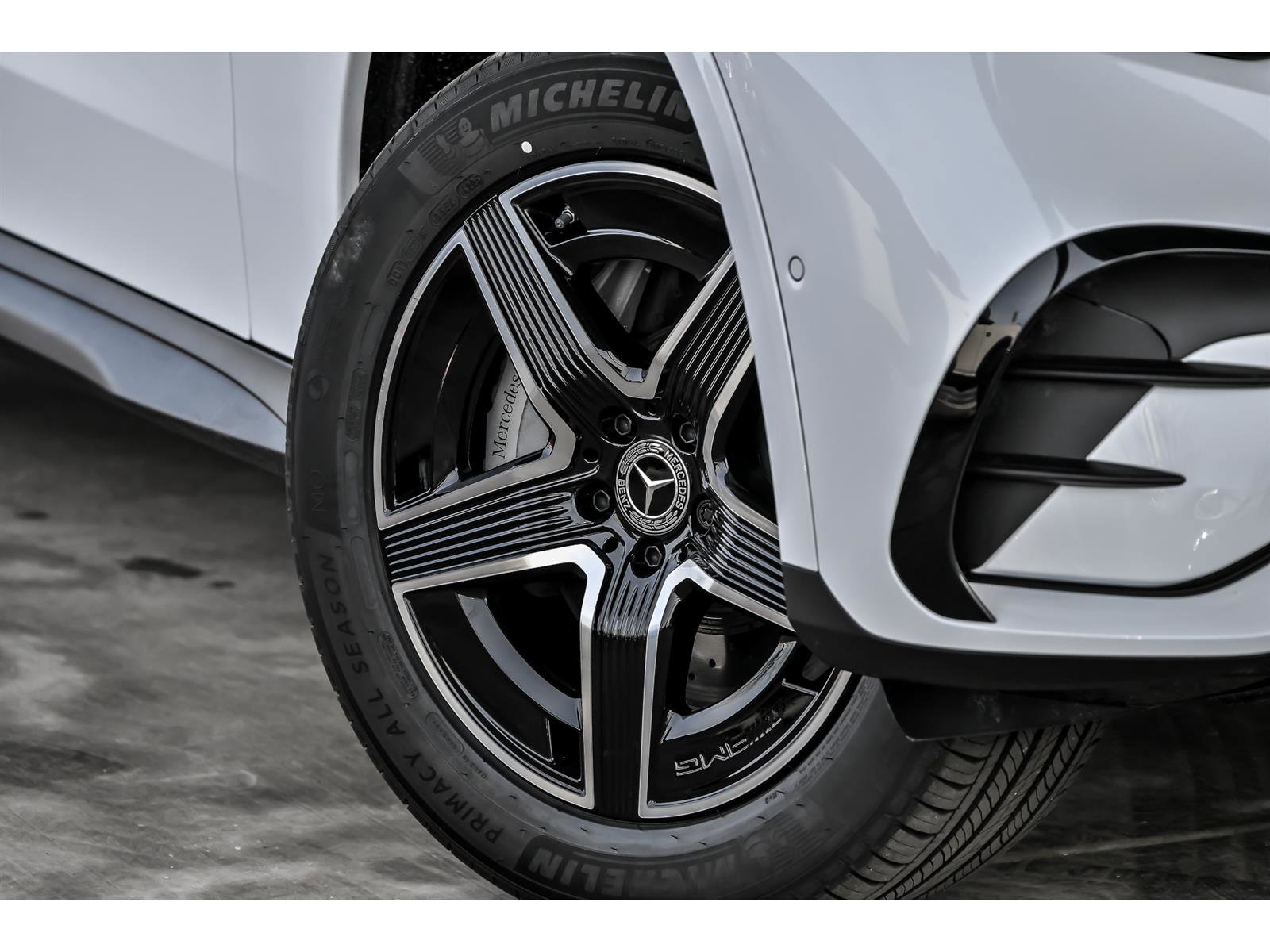 New 2026 Mercedes-Benz GLC 300 4MATIC image 3