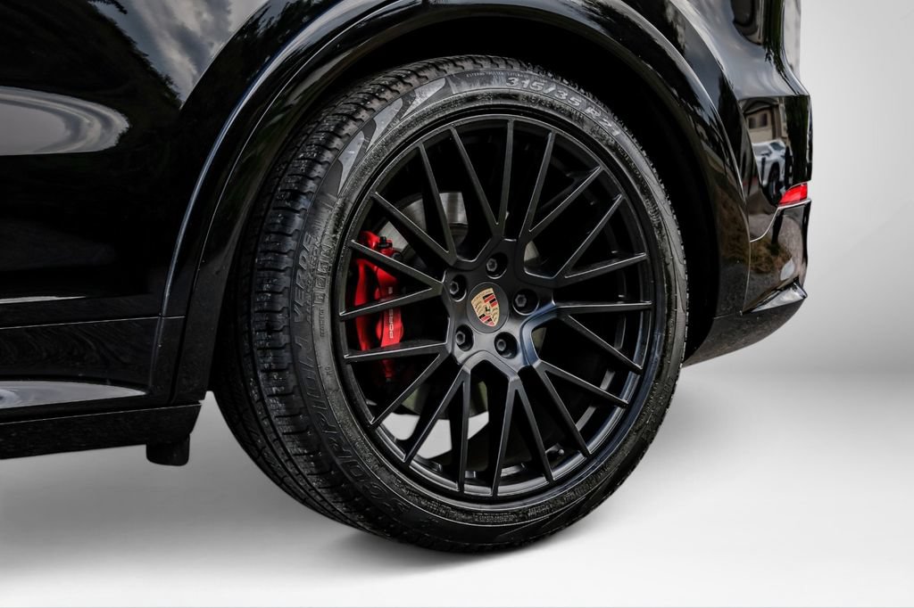 Used 2022 Porsche Cayenne GTS AWD/4WD image 68