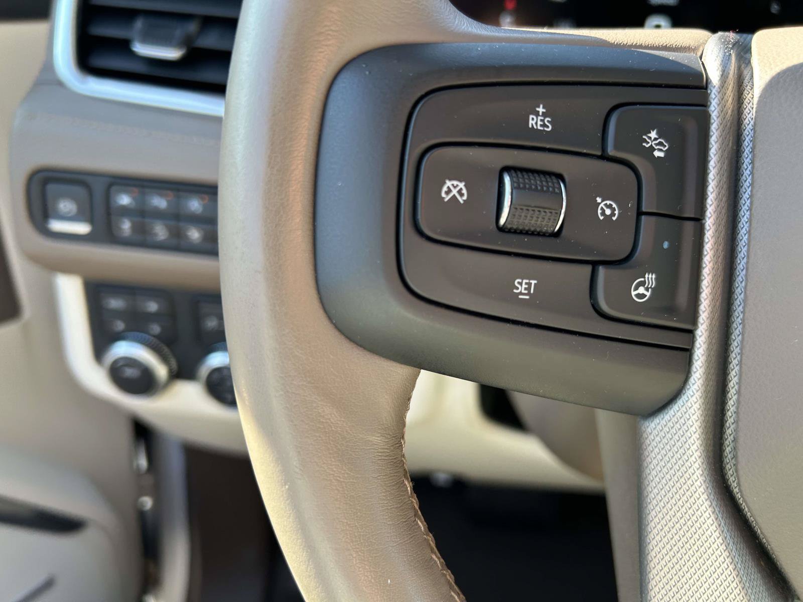 Used 2022 GMC Yukon Denali AWD/4WD image 24