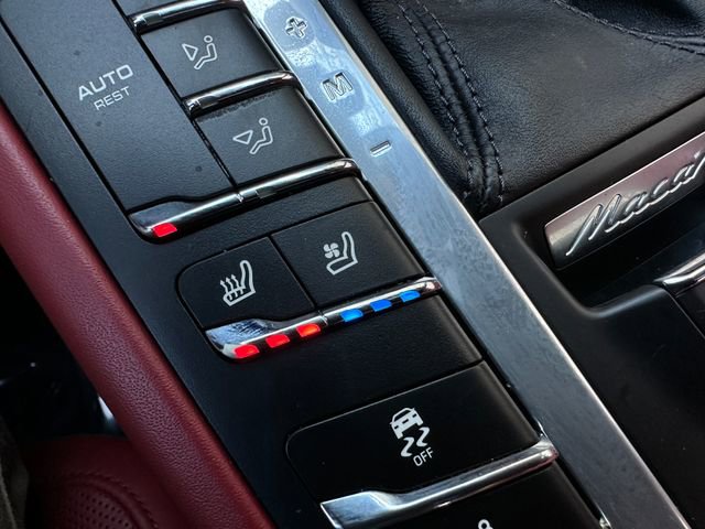 Used 2021 Porsche Macan Turbo image 36