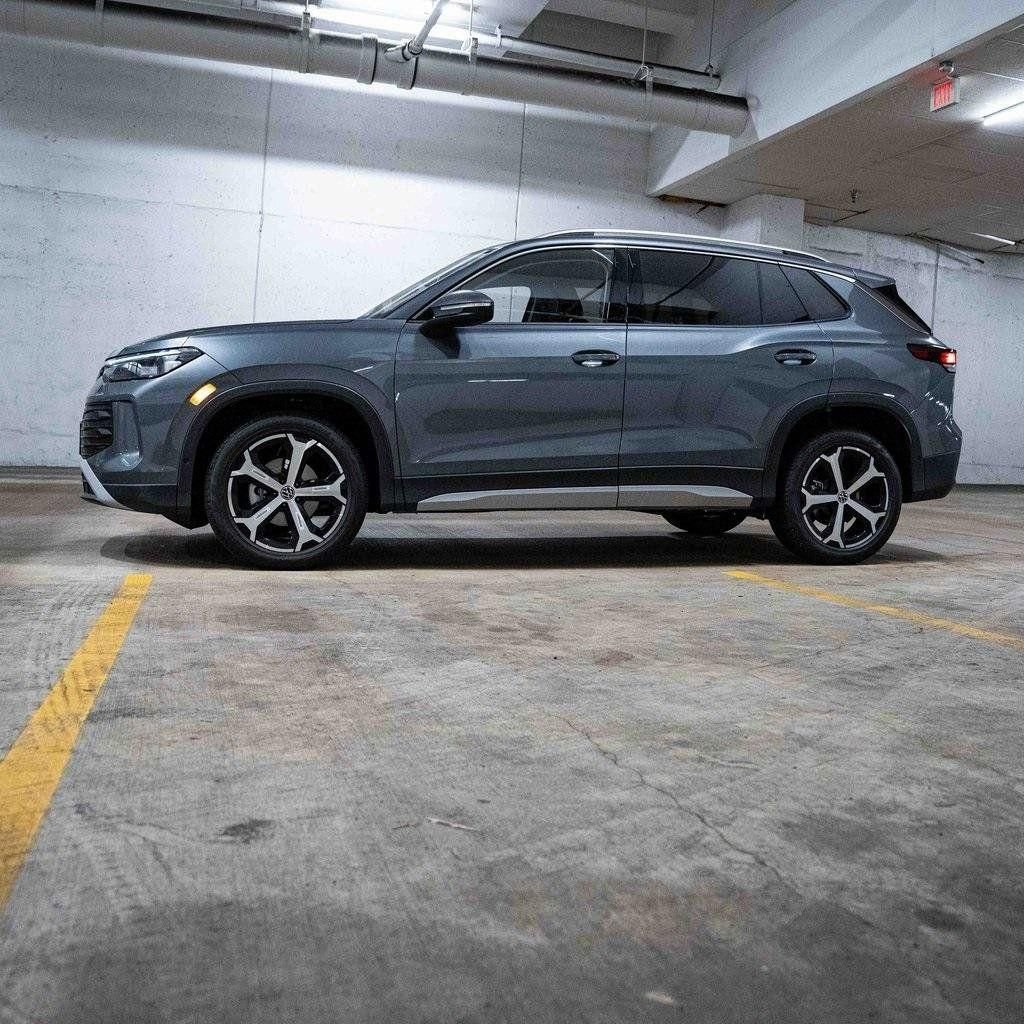 New 2026 Volkswagen Tiguan SE AWD/4WD image 3