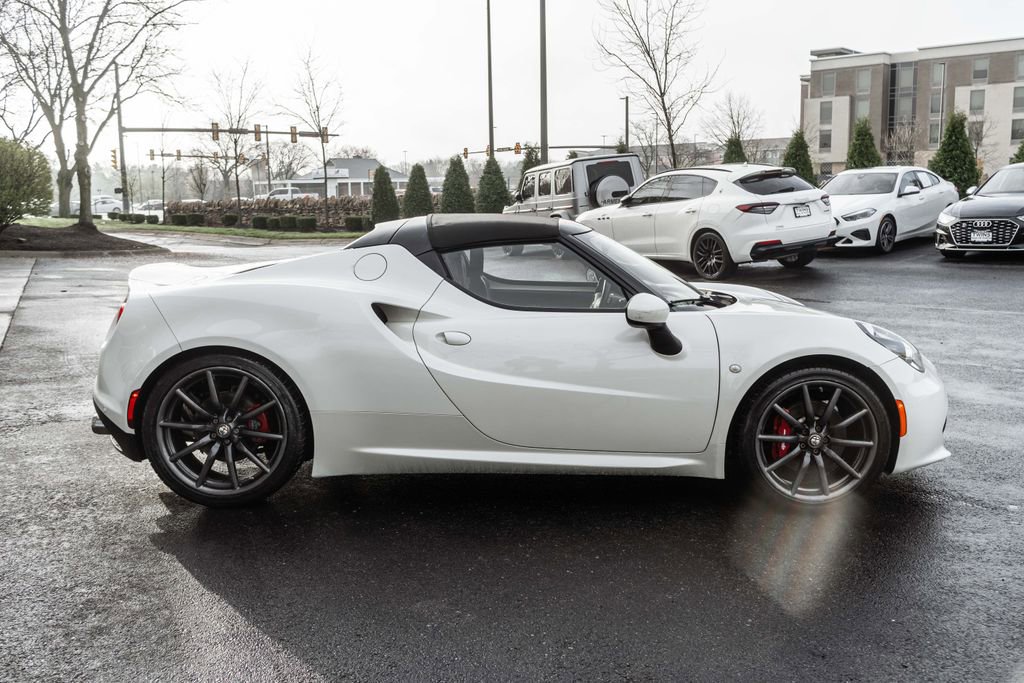 Used 2016 Alfa Romeo 4C Spider w/ Convenience Group - Spider image 3