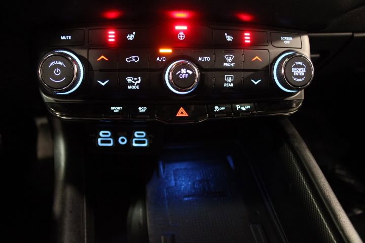 Used 2022 Dodge Durango R/T w/ Blacktop Package image 32