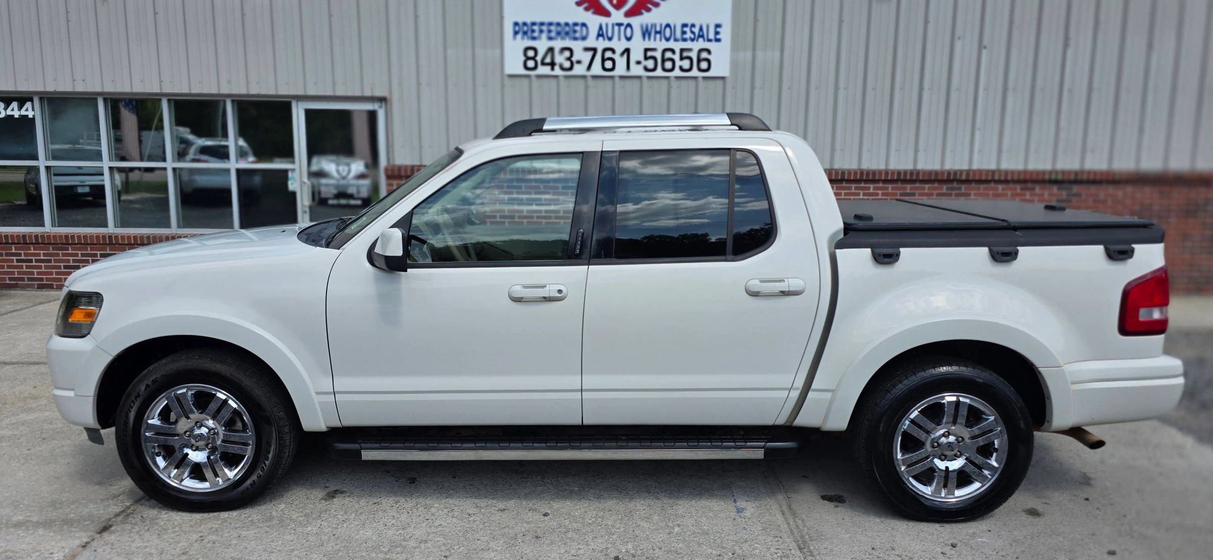 Used 2010 Ford Explorer Sport Trac Limited AWD/4WD image 3