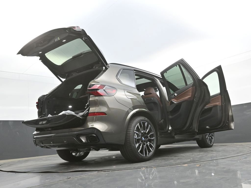 New 2026 BMW X5 xDrive50e w/ Premium Package AWD/4WD image 52