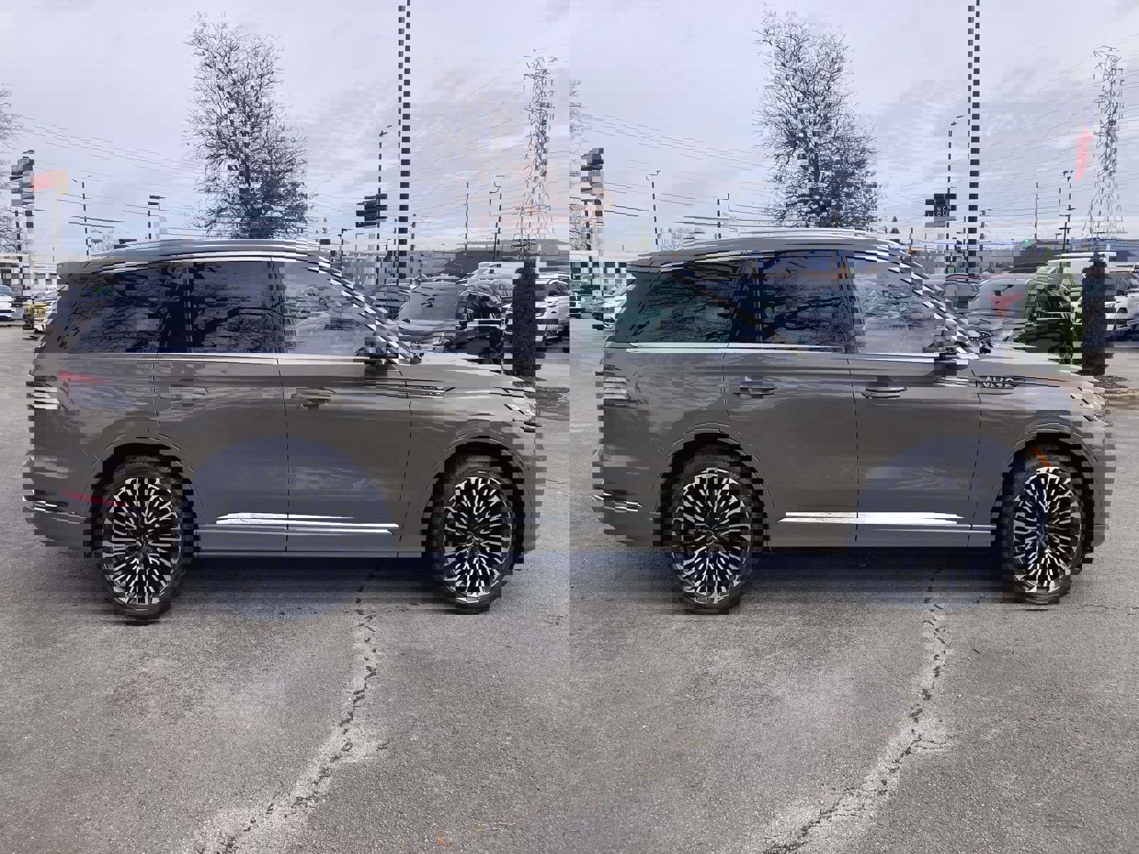 New 2025 Lincoln Aviator Black Label image 2