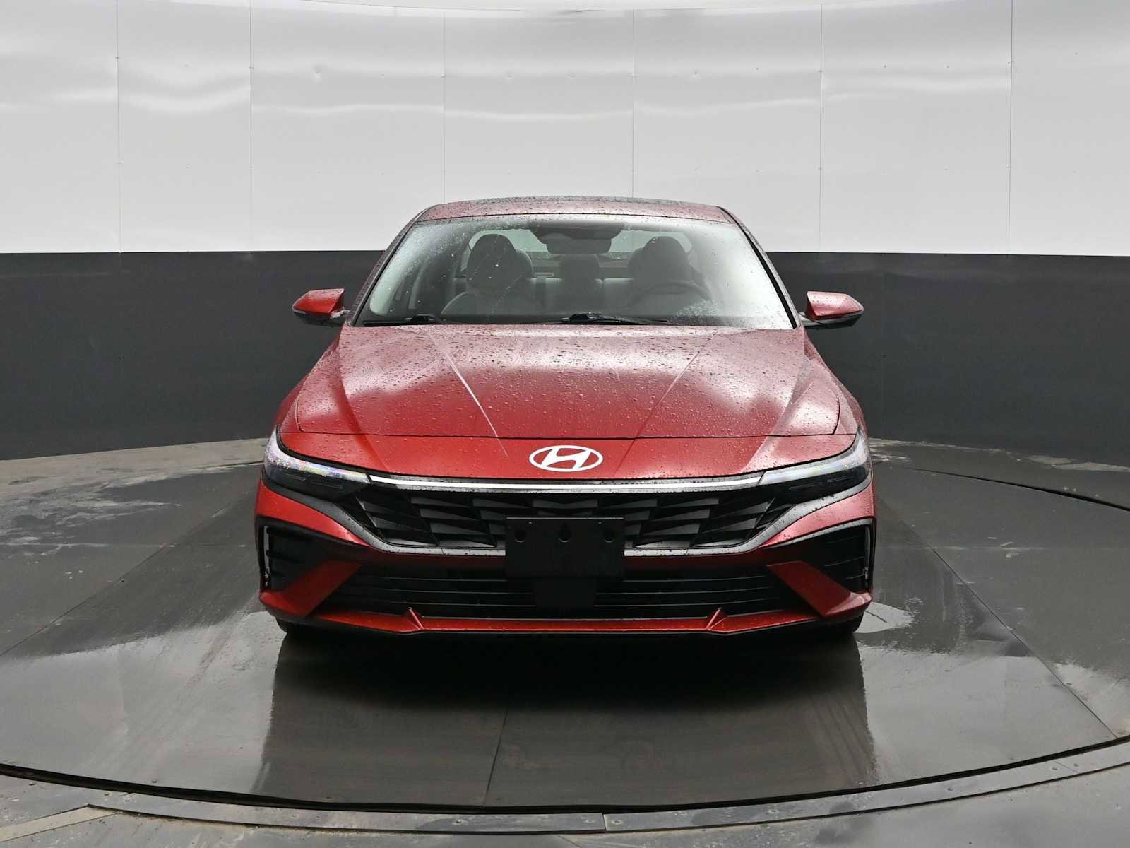 Certified 2025 Hyundai Elantra Limited image 3