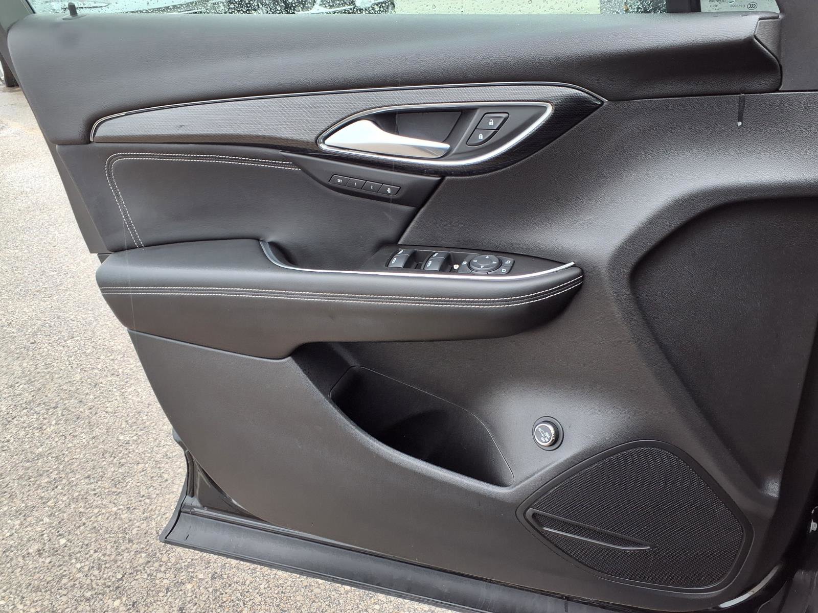 Used 2023 Buick Envision Essence FWD image 23